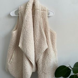 NEW Women’s Sherpa Vest (no tag)